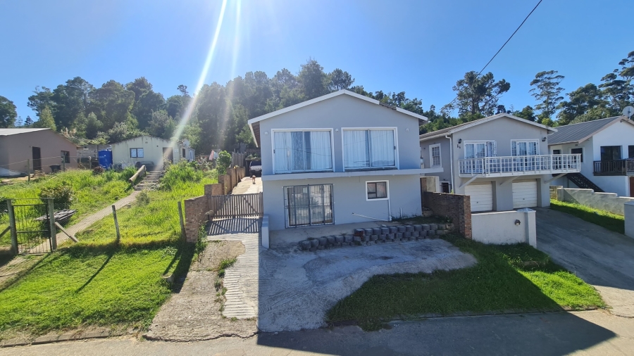 5 Bedroom Property for Sale in Hornlee East Western Cape